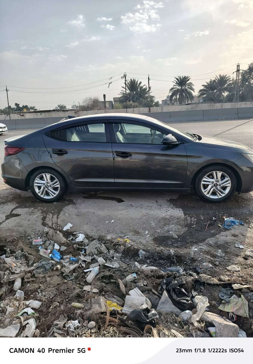 النترا 2020
تحكم ستيرن 
أشاير بل مري 
سبورت 
مكينه 2000دوش 
شاشه كامره 
مري كهرباء 
كير ايتي 
ويل كب لايت زنون عدسه
اتصال /***********
, سياره حادثه بنيد  بدون ايربااك عل بارد 
مكانها بغداد 
رقم أربيل ب اسمي
