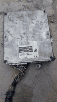 عقل تيوتا جمرة 3rz مع ظفيرة مع دكشن بارد مع جميع ملحقاتة مع تخم مجاول ...