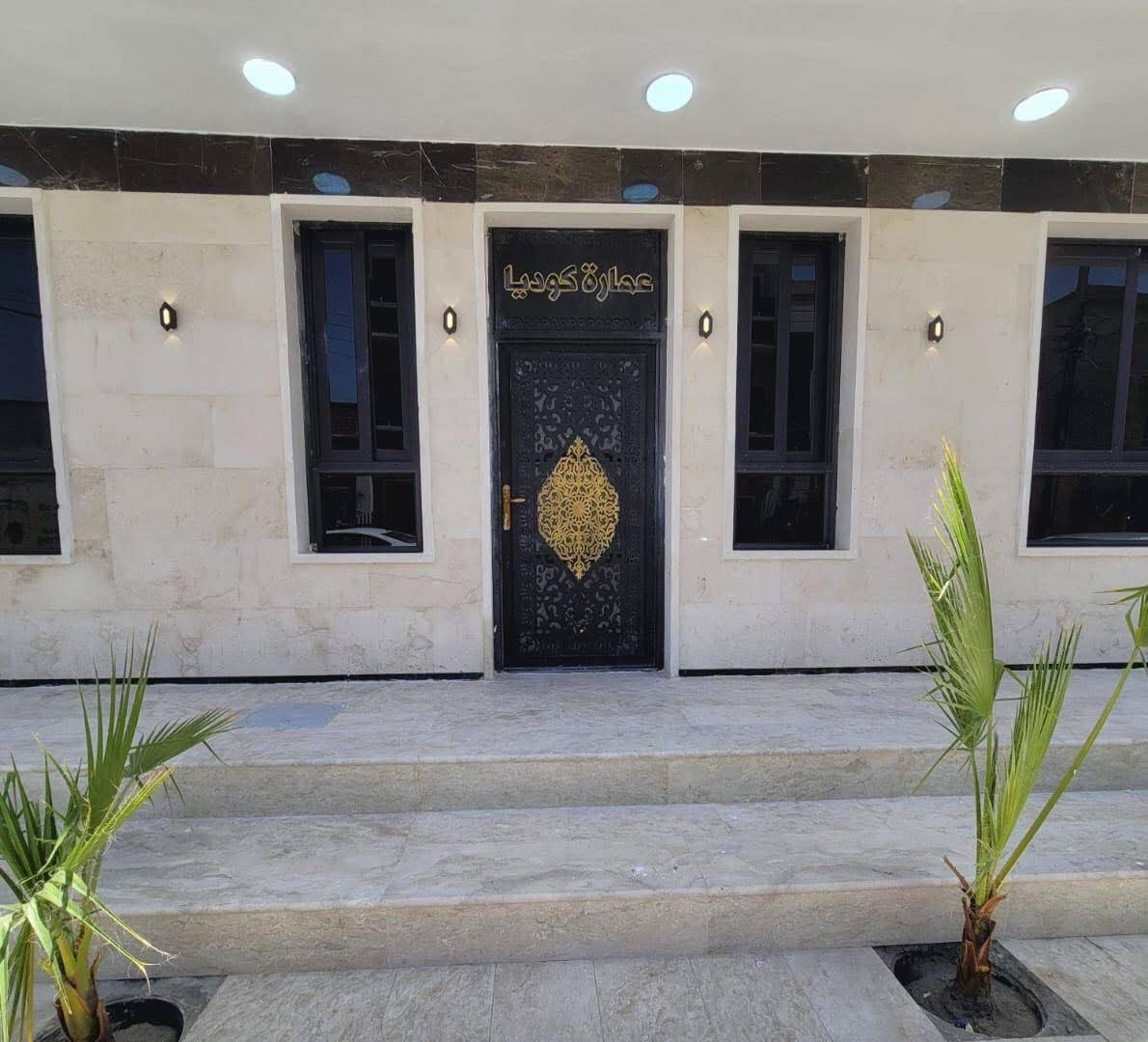 بناية تجارية ركن للبيع 
بناء سنة 2025
تقع في المنصور / دور السود / الشارع العريض / قرب المركز الصحي النموذجي في المنصور
مساحتها 50 متر واقع الحال 66 متر  
الواجهة 11 متر 
تقع على شارع عريض جداً 
واردها الشهري ثلاثة ملايين دينار عراقي 
(3,000,000)
‎تحتوي على 4 شقق وتحتوي كل شقة على ( غرفتين نوم - صالة -مطبخ -صحيات )

السعر 620 مليون وبيها مجال لاتصال ***********

