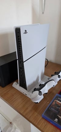 بلايستيشن ٥ سليم • ٢ يدات • ٦ اقراص