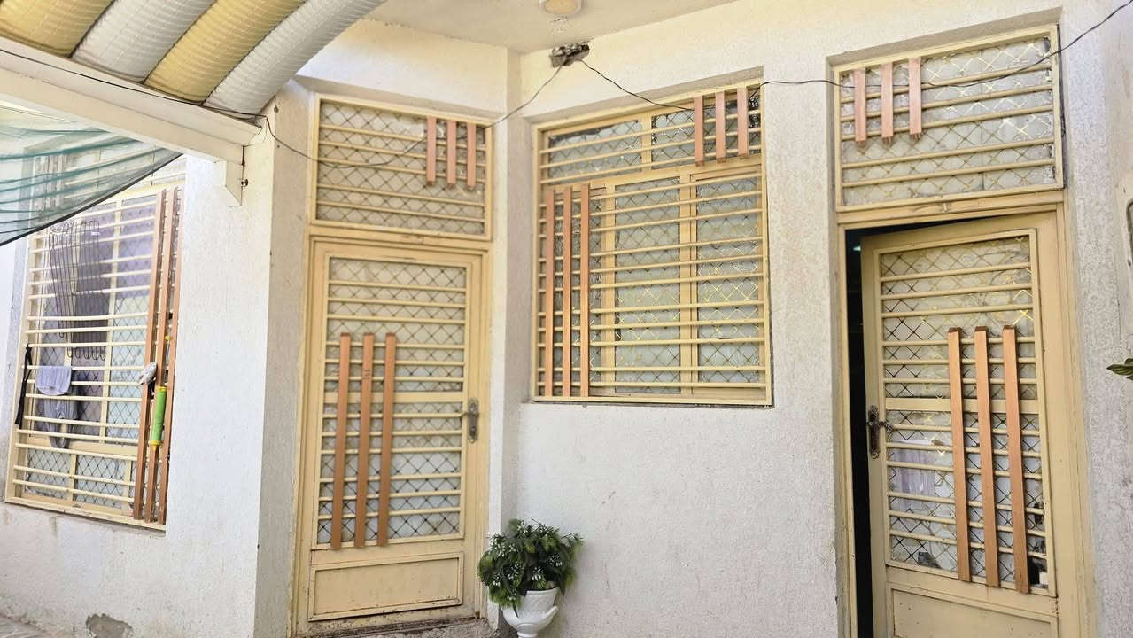 بيت طابقين بناء حديث مساحه 138 الطابق الارضي غرفه .صاله .استقبال  مطبخ حار .مطبخ بارد مفصول صحيات .الطابق الثاني نفس التصميم  الموقع الماجدية شارع الملعب شارع عريض رصيف اكثر من 4متر يصلح للسياره قريب علئ مركز الشرطه والمسجد وملعب الماجديه منطقه امينه غنيه عن التعريف
***********
بيت طابقين بناء حديث مساحه 138 الطابق الارضي غرفه .صاله .استقبال  مطبخ حار .مطبخ بارد مفصول صحيات .الطابق الثاني نفس التصميم  الموقع الماجدية شارع الملعب شارع عريض رصيف اكثر من 4متر يصلح للسياره قريب علئ مركز الشرطه والمسجد وملعب الماجديه منطقه امينه غنيه عن التعريف

بيت طابقين بناء حديث مساحه 138 الطابق الارضي غرفه .صاله .استقبال  مطبخ حار .مطبخ بارد مفصول صحيات .الطابق الثاني نفس التصميم  الموقع الماجدية شارع الملعب شارع عريض رصيف اكثر من 4متر يصلح للسياره قريب علئ مركز الشرطه والمسجد وملعب الماجديه منطقه امينه غنيه عن التعريف

بيت طابقين بناء حديث مساحه 138 الطابق الارضي غرفه .صاله .استقبال  مطبخ حار .مطبخ بارد مفصول صحيات .الطابق الثاني نفس التصميم  الموقع الماجدية شارع الملعب شارع عريض رصيف اكثر من 4متر يصلح للسياره قريب علئ مركز الشرطه والمسجد وملعب الماجديه منطقه امينه غنيه عن التعريف
