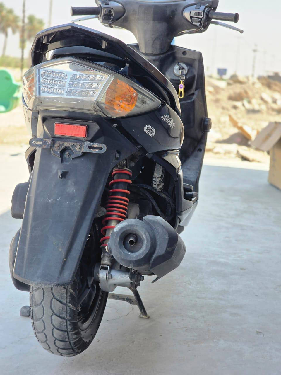 سلام عليكم دراجه سكنس فحل ام الزعانف للبيع دراجه بلاديه صارلها شهرين من نازله من الحاويه فول شلعه ومعدل للاستفسار مراسلت الصفحه او اتصل ***********
العنوان بابل حصوه سكندريه 
السعر مليون و200
