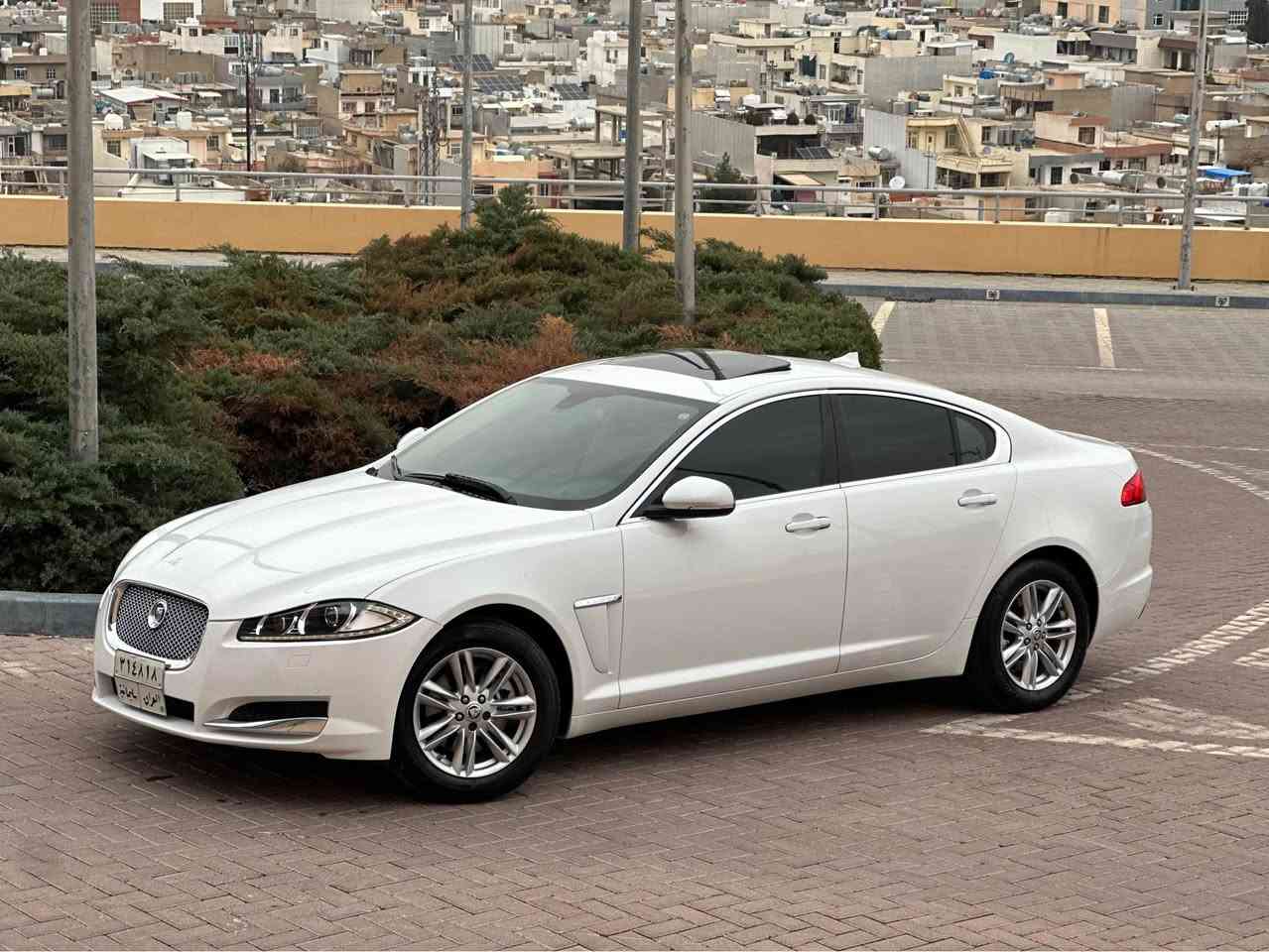 jacuar XF  2013

محرك ٤ سلندر ٢٠ توربو

سرعة سيارة 300km/h

قوة خصانية محرك 240hp

 موديل 2013 وكالة سردار اربيل   
  

💵💵سعر مطلوب 109 

***********

سيارة موجودة بالسليمانية

سيارة رقم سليمانية و تحويل نفس اليوم
***************************    
مواصفاتها........
سلايد 
داخل  جلد    
كشنات  كهربائي
ستيرن كهرباء
گیر  اوتوماتیک
گیر عادی ٨  نمر
گیر سبورت
گیر ستیرن
شاشة 
كاميرا 
بصمة
تبريد مركزي
حساس امامي 
حساس خلفي
مرايا جانبية رادار
 بعد هوايا مواصفات معروفة
***********************
شروطها.....
محرك بالشرط
گیر بالشرط
حداية بالشرط
سنوي  جديد  
تحويل بالشرط
فحص شروط متانة المرور جديد
ابیع بشرط اي فحص يعجبك
************************************
 بي تكحيل  بالباب خلفي 

و نص جاملغ خلفي جهة سائق مصبوغ

  سونر موجودة بالمنشور

بدون ايرباك

بدون دواخل 

****************
 سعر مطلوب ١٠٩ ورقة وبيهامجال بسيط

مراوس برقم شمالي فقط 

*********** السليمانية, العراق
