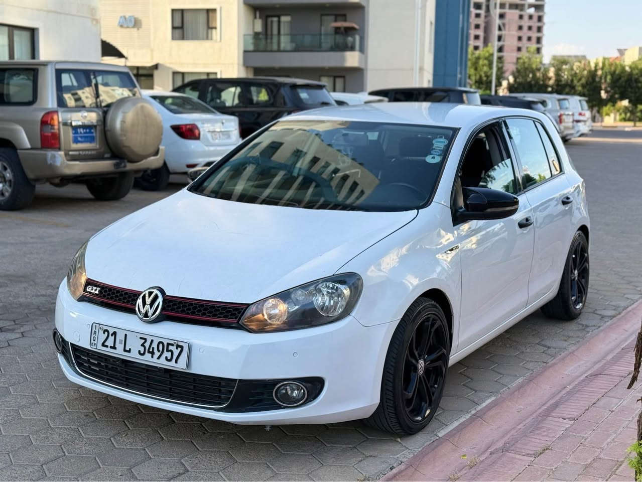 Volkswagen⁠ golf mk6 
گۆلف ٢٠١٢ مه‌كینه‌ ١٦ بێ تۆربۆ سپی به‌فری گێر ئۆتۆماتیك ته‌برید جام كاره‌با تایه‌ تازه‌یه‌ سه‌نه‌وی به‌ ناوی خۆمه‌وه‌یه‌ زۆر بێ موشكیله‌یه‌ به‌نزین زۆر كه‌م سه‌رف ئه‌كات ره‌سمی سۆنه‌رم داناوه‌ بۆنیتی روبعێكی بۆیاخه‌ 
نرخ ٧٥ مه‌جال
*********** السليمانية, العراق
