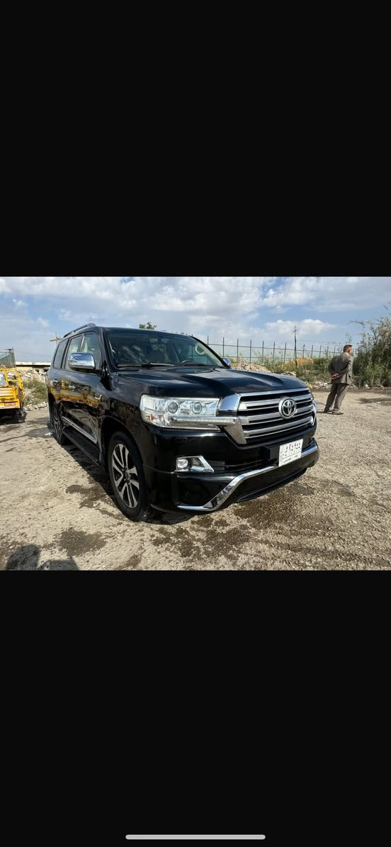السلام عليكم
لاندكروزر V8 للبيع موديل 2016
السيارة نظيفة جداً بيها صبغ قليل 
مكان السيارة بغداد
سعر السيارة/ $430
للتواصل على الرقم اني مكلف غير متواجد على الفيس 
الرقم /***********
