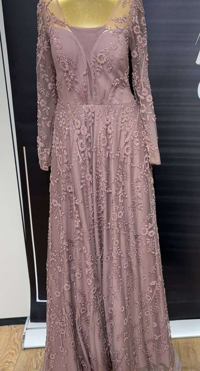 قياس ٤٤
سعر النود ٥٠
سعر البيج ٧٥


**إذا كنت صاحب هذا الإعلان وتريد حذفه لأي سبب، رجاءا أرسل رسالة إلى الدعم الفني**