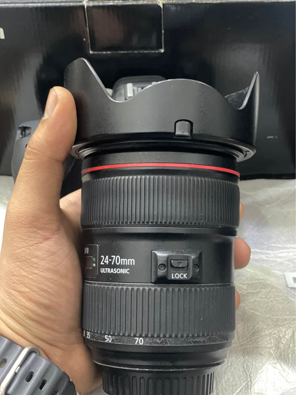 24-70mm 2.8 
معاه هود وكابات والبوكس 
ضمان3شهور  من محل خضر استوار 
متوفر شحن جميع المحافظات 
متاح التقسيط عن طريق فيز المشتريات 
العنوان الزقازيق ميدان القوميه بجوار مطعم الزعيم
متاح البدل ب مستعمل 
للتواصل 
Khedr Store📷
01060915467📞☎️
https://maps.google.com/?q=30.590439,31.4989 الزقازيق, الشرقية


**إذا كنت صاحب هذا الإعلان وتريد حذفه لأي سبب، رجاءا أرسل رسالة إلى الدعم الفني**
