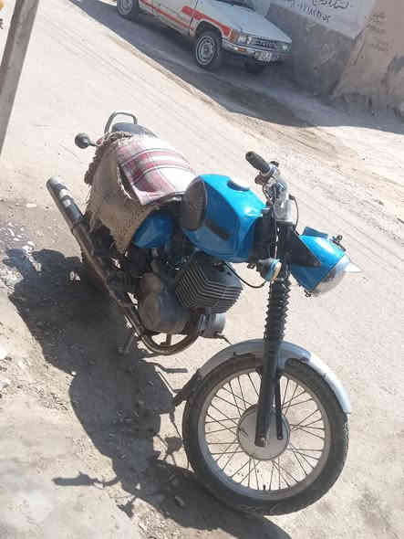 سلام عليكم دراجه امزت للبيع كصه ٢ بدون مكان ديالى غالبيه سعر ٧٠٠ للاستفسار ***********
