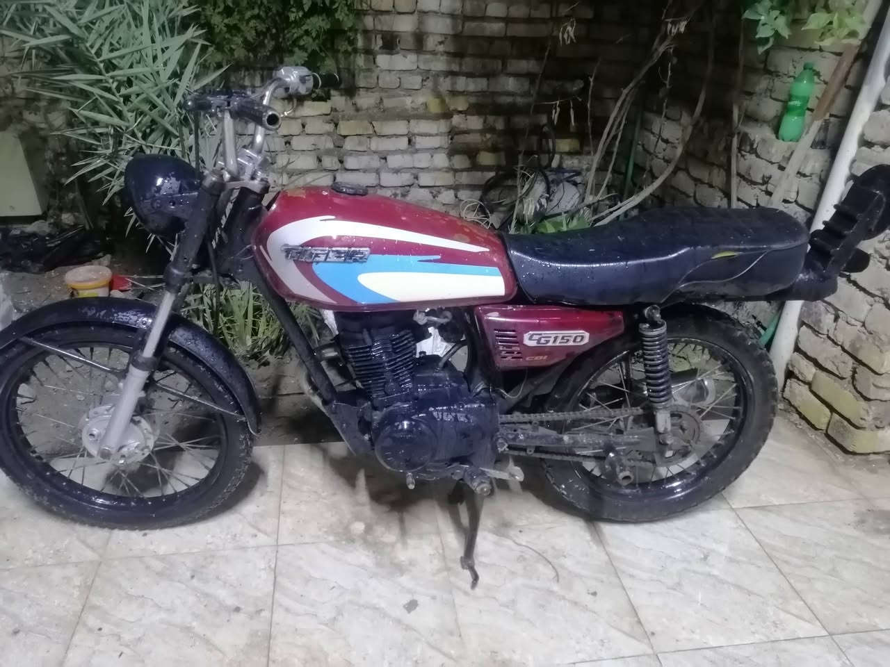 برفاز البيع كلك بيها بليته ورقم شاصي موجودات مكاني بل القاسم سعر 250 وبيها مجال بسيط شراي يتصل ***********
