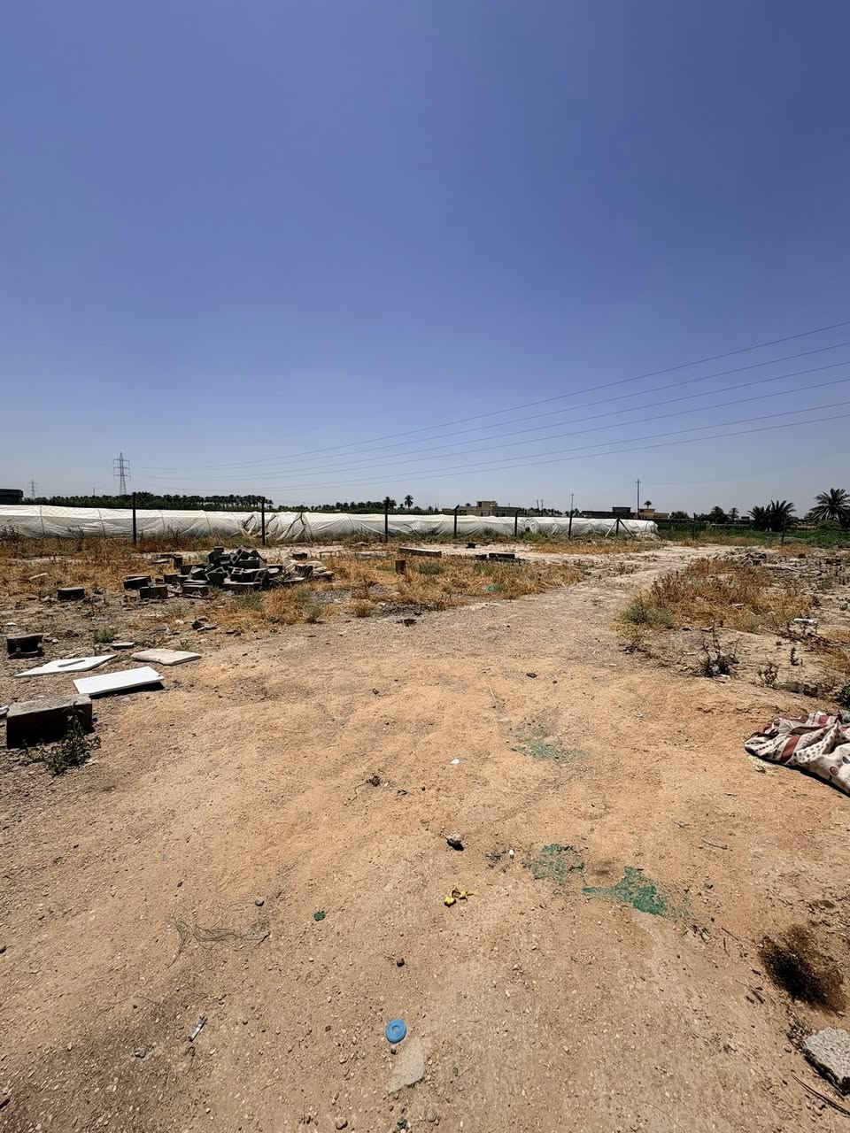 مساحة 700 للبيع
الواجهة 21.5
الخلف 17
يوجد بيها بير ماء
كهرباء
طابو زراعي 25 شرط المكاتبة مع صاحبها الاصلي
ماء اسالة 
بغداد - الزنبرانية - الشريفات طريق اليوسفية
تبعد عن الطابيق 15 دقيقة كله على التبليط
السعر 65 وبيهامجال

‭***********‬ للتواصل
