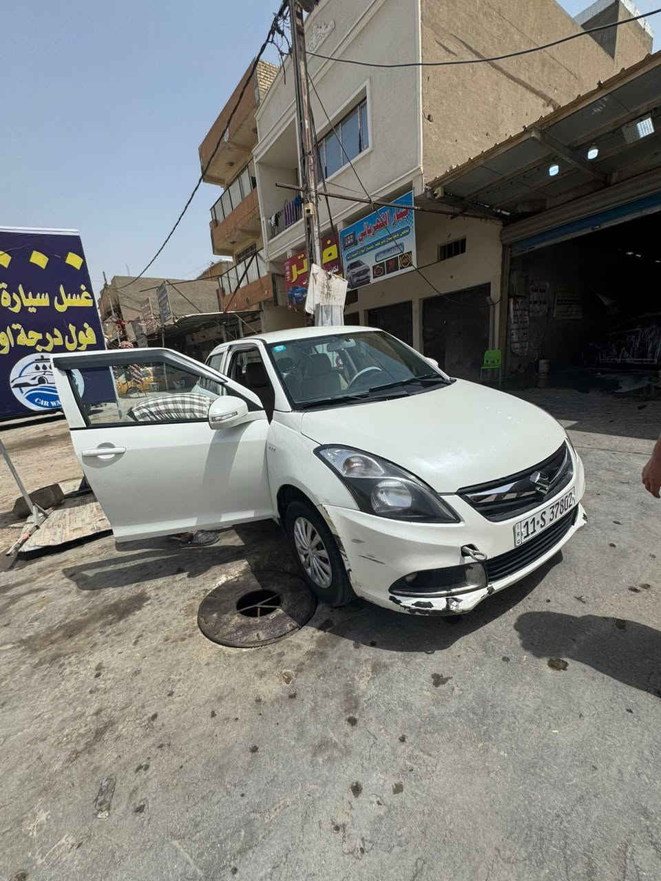 السلام عليكم شباب 
للبيع سازوكي سويفت دزاير موديل 17 حره بغداد رقم الدولي الجديد هزه جديده باسمنه ماشيه 46 الف حقيقي سياره استخدام بيت محرك جديد مكفول كير جديد صدر جديد تخم تاير جديد باتري جديد تبريد تدفئه كله شغاله بالشرط غرفه جديده تحكم استيرن جهتين شاشه وكامره سياره جاهزه واقتصادية ويابانية انسه العطلات 

ملاحظه صغيره السيارة متجايه على صفحة السايق بدون دواخل ومكفوله من الكص وانصبغت عام للجماليه 

عنوان السيارة بغداد منطقة العلاوي مكلف بالنشر شباب 

السعر 55 ورقه وبيها مجال بسيط جدا للشراي 

*********** بي واتساب راعي السياره هذا
