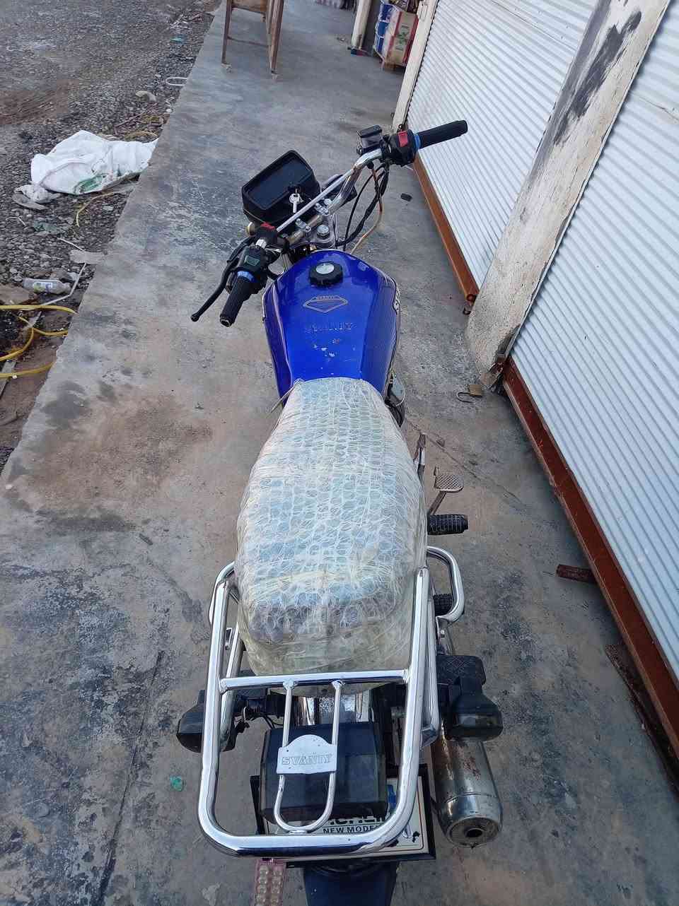 اسلام عليكم موطور 
سونك نضيغ محمرك 150
محرك مامطخوخ كهربيات شغاله 
سلف بس عايزه كتف المطور نضيف مال جناي 
هاذه رغمي ***********
