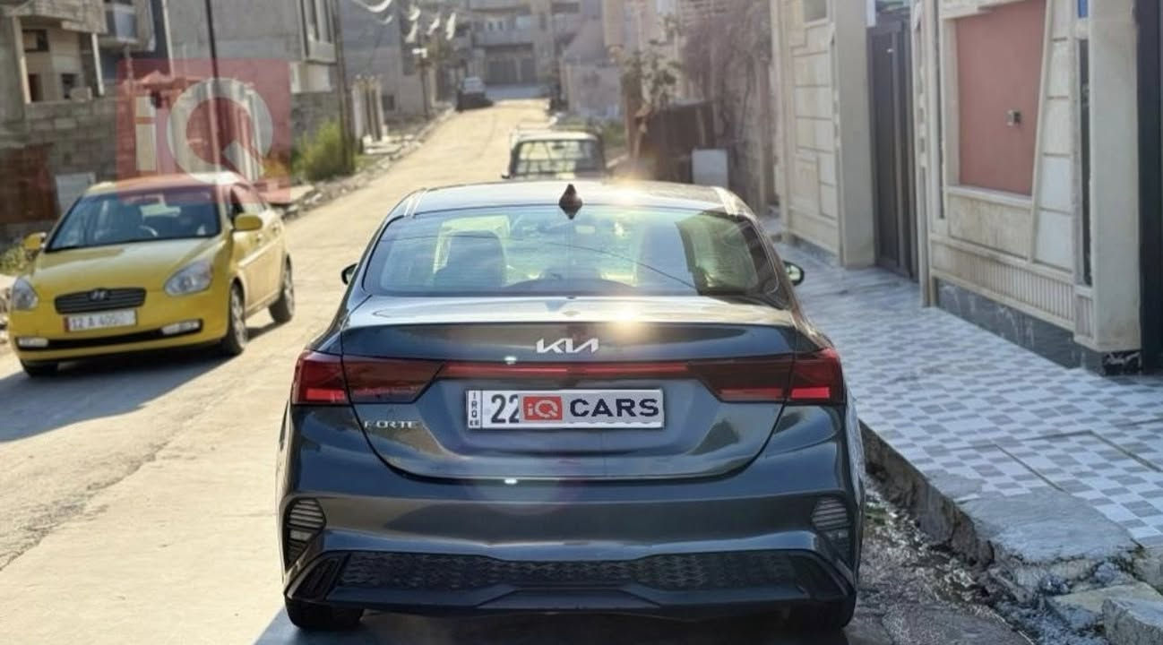 فورتي 2022 
سيارة جديدة ونظيفة ما بيها اي ظرر سيارة شرط مكفوله من الدعامية للدعامية وهاي المواصفات الي كدامك محرك 20 داخل ابيض واسود مميز رادار امامي وبعد بيها مواصفات حلوة سعرها مناسب جداً اذا شراي اتصل على هذا الرقم + واتساب ايضاً 
***********
