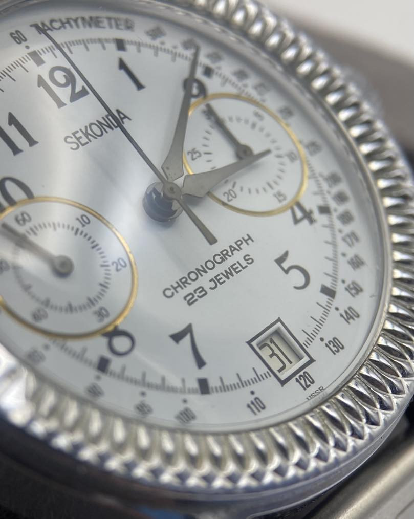 SEKONDA
عنكبوت روسي 
صنع الاتحاد السوڤيتي 
كرونوغراف 
قطر ٣٧ 
الساعة بحالة جيدة جدًا


**إذا كنت صاحب هذا الإعلان وتريد حذفه لأي سبب، رجاءا أرسل رسالة إلى الدعم الفني**
