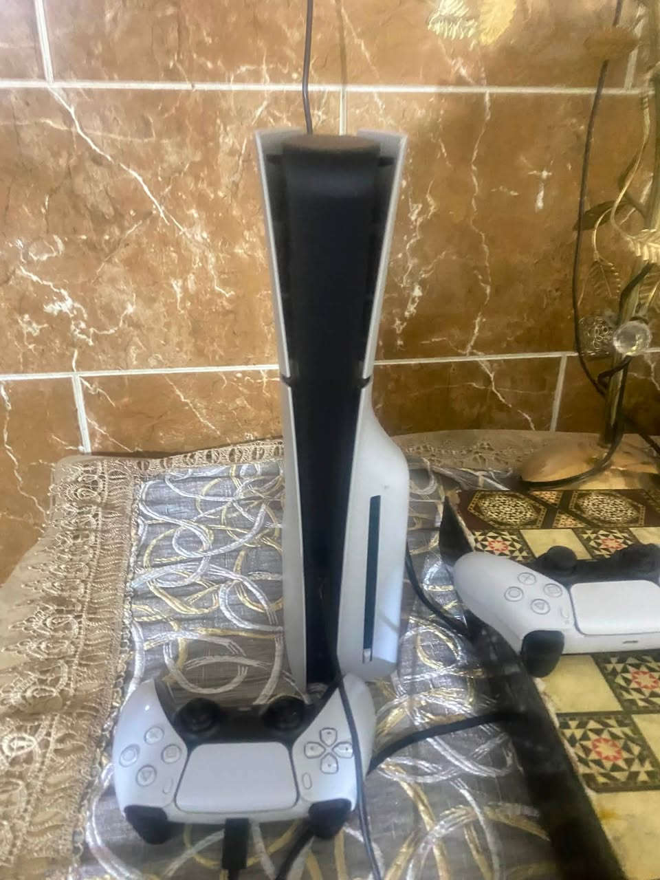السلام عليكم
بلي 5 للبيع جديد
استخدام شهر واحد 
مع جوستك جديد 
السعر 800


**إذا كنت صاحب هذا الإعلان وتريد حذفه لأي سبب، رجاءا أرسل رسالة إلى الدعم الفني**