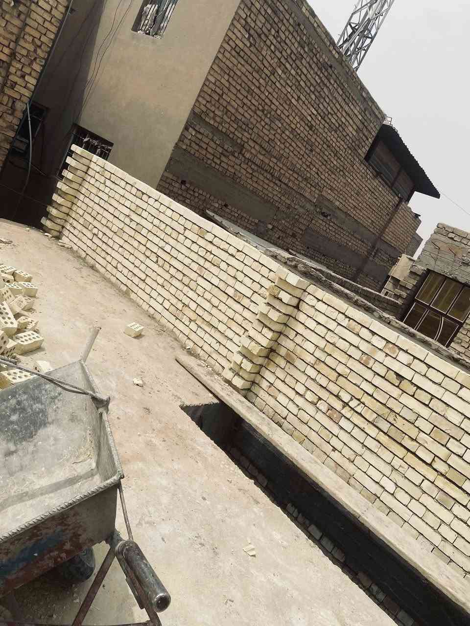 بسم الله الرحمن الرحيم   خلفات بناء2 متفرغين حالين شغل درجة اولى شغل مصاطر وكبان وشاهول شغلي بغداد فقط نشتغل قطعي وعل دبل للسفسار*********** اتصل  وتدلل شغل مثل ما موضح بالصور

