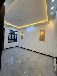 المساحه 100 طابقين. 3.غرف  وحده جوه. وثنين. فوك.  حصيات داخليه. وخارجي...