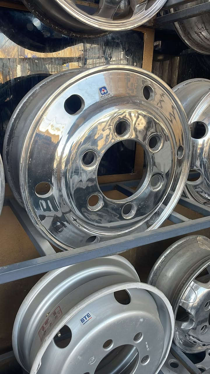 ويل كب ياباني اصلي (19:5) هينو سعر الزوج  (275) الف مكاني مجمع مشن بغداد  يوجد توصيل 🚚 #هينو  ***********
