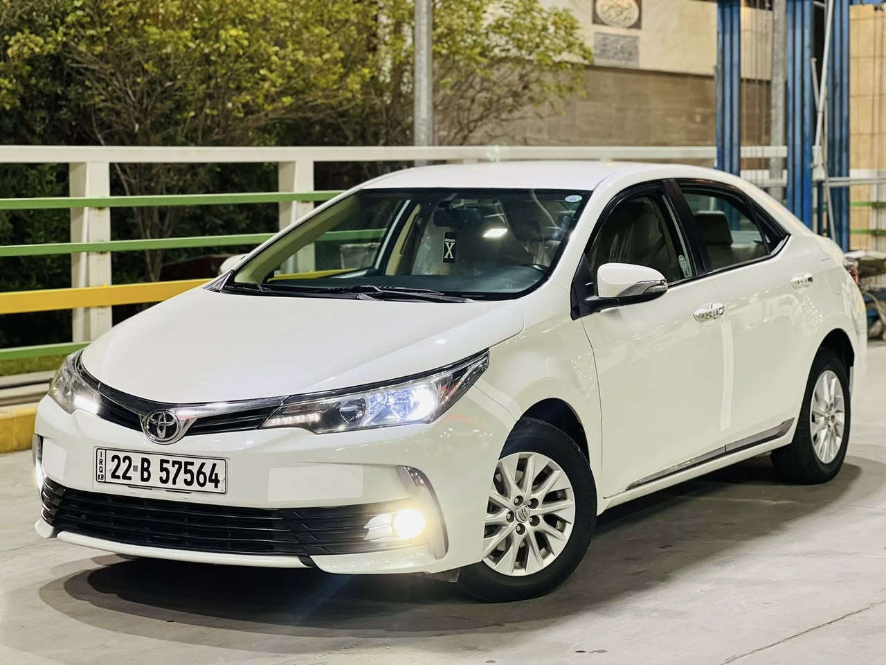 السلام عليكم كورلا 2019 مكينه 2.0 للبيع
تويوتا كورلا 2019 خليجي مكينه 2000 
موصفات XLi معروف 
كامره خلفيه حساس خلفي تحكم استيرن جهتين كروز سرعه مثبت سرعه ويل كب بلاد شاشه 
لد امامي نهاري لد بكلايت خلفي 
داخل جلد + نضام سبورت  
ماشيه 119 الف حقيقي 
السونار مرفق بل منشور بيها فقط جاملغ وشبر بلبنيد صبغ بدون فتح 
‏السعر : 150 وبيها مجال حك الجيه
مكانها بغداد حي القاهره 
***********
