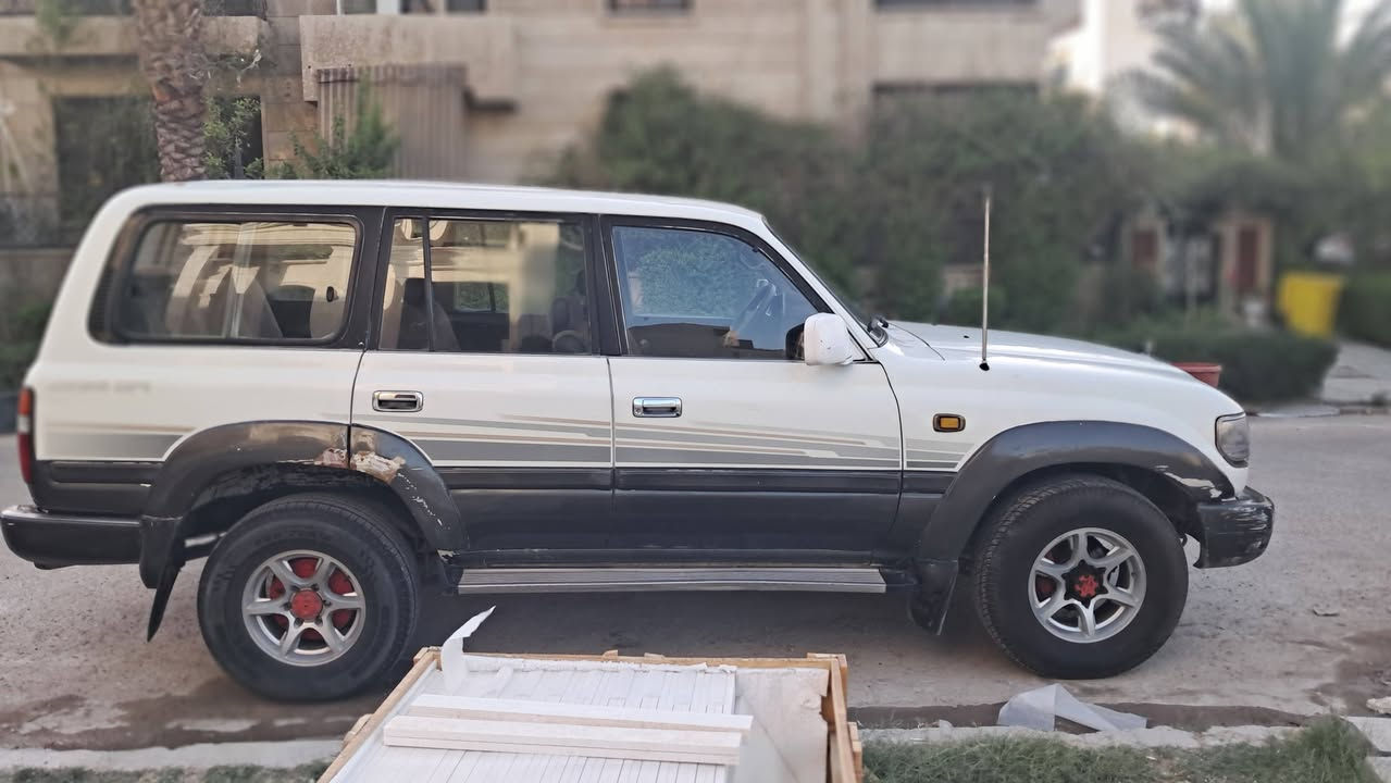 السلام عليكم لاند كروز 1991 خليجي محرك 3f 
كير عادي جام عادي
رقم أربيل اجنبي
السيارة نظيفه وضع شركة 
فقط جاملغ أمامي مصبوغ 
مكفولة من الضربة والكص والخياس 
تبريد شغال 
تخم تاير
كهربائيات شغاله
مكينة كير اكسل كفاله
مكان بغداد 

اتصال فقط ***********
