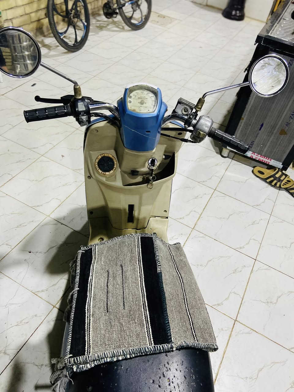 السلام عليكم ورحمة الله وبركاته من رخصه صاحب الكروب الادمن المحترم دراجه ماكس بوليسي للبيع فقط دراجه كهربائيات شغاله سلف لايت اشاير مكينه مفتوحه مره وحده فقط كفرات ختم واحد ويه المكينه المكان كربلاء سيف سعد السعر 500 الف وبيها مجال اي استفسار ***********
بيها نواقص بصيطه ما فارغلها
