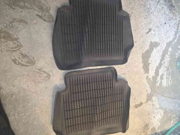 السلام عليكم كاعيات كارل للبيع بلاديات سعر١٢٥ رقم الهاتف***********
