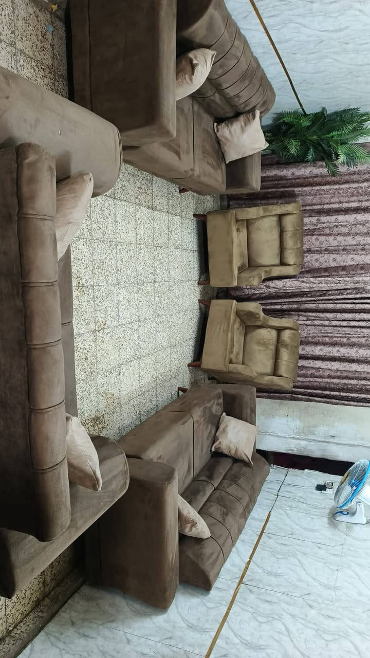 تخم ,,تركي,, 10 مقعد💺 جديد استعمال اقل شهر نضافه فوول اي ضرر مابي تجي تفحص وتاخذ تخم تكمه ثكيل كلش سعر ,,350,,بي مجال مكان لبياع *********** يوجد واتساب
