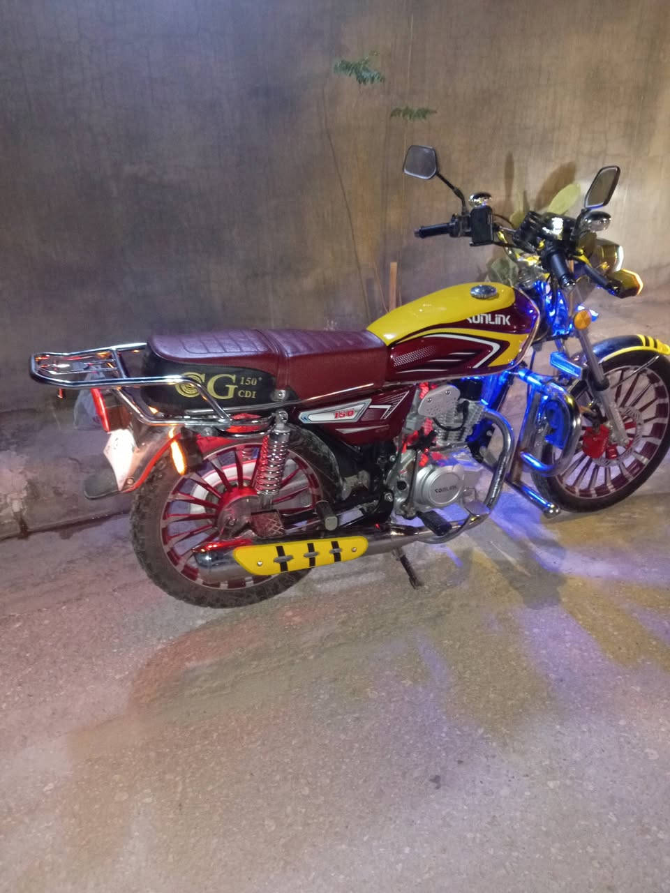 دراجه للبيع موديل 24 شكل ال 25 زنجيل***********
