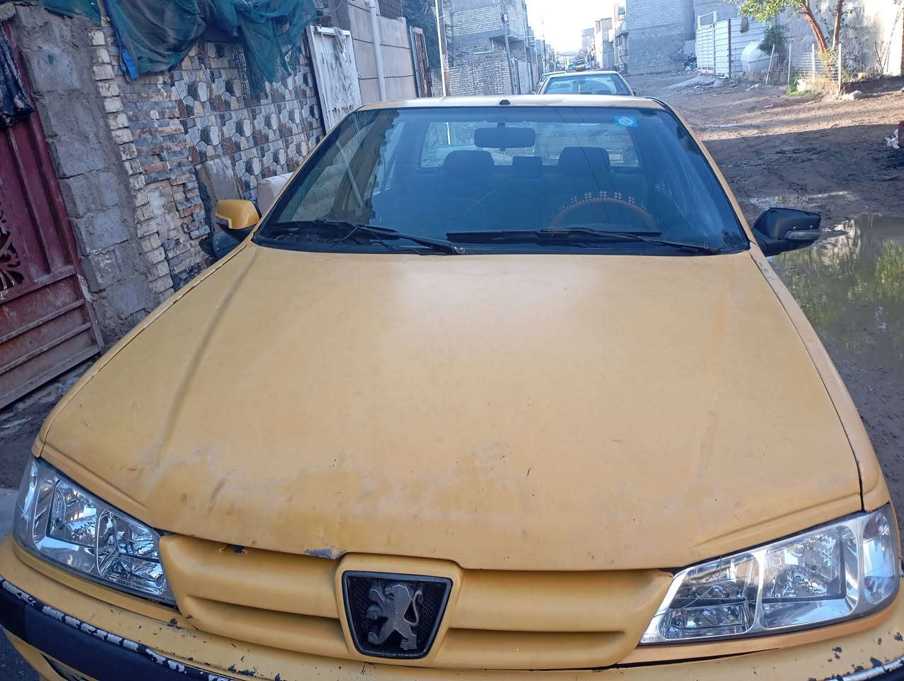 السلام عليكم بيجو بارس 2013 ماكينه كير جدا كهربائيات كلها شغاله سنويه 27 مشروع وطنيم رقم بغداد راعي يريد تحويل مباشر عقد مروري  عنوان بغداد الزعفرانيه سعر 32 وبيها مجال *********** واذا اكو مراوس انطي فرق وشكرن
