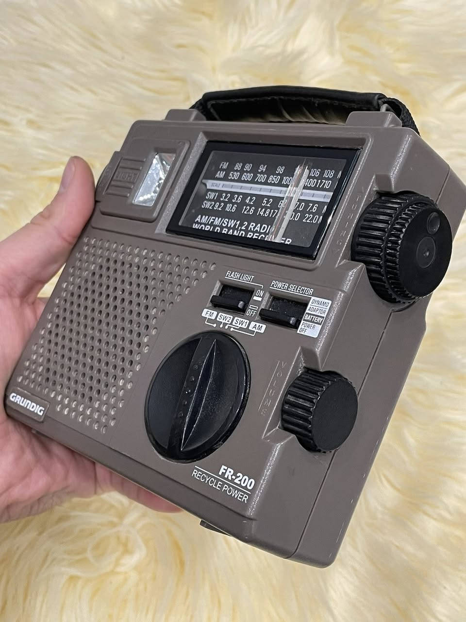 راديو طوارئ گراوندگ قديم 
ملاحظة // مبدل اريل و موجة fm تعمل فقط

اللي يفيدة يراسل الصفحة
متوفر توصيل


**إذا كنت صاحب هذا الإعلان وتريد حذفه لأي سبب، رجاءا أرسل رسالة إلى الدعم الفني**