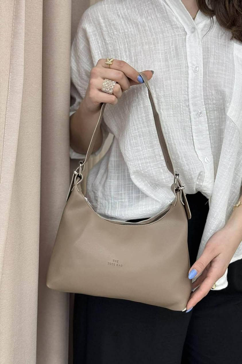 ✨ جنط جلد أنيق – حجم وسط ✨

ستايل مرتب + حجم عملي يناسب كل طلعاتك 😍

✔️ جلد ناعم وجودة عالية
✔️ حجم وسط مثالي (لا كبير ولا صغير)
✔️ مناسب للدوام، الجامعة، والمشاوير

اختاري الأناقة والبساطة بنفس الوقت 💙
متوفر بعدة ألوان تناسب كل ذوق 🌈

📩 للحجز والاستفسار دايركت
https://whatsapp.com/channel/0029Vb7c56JGk1G2hNDznV3E
ممكن متابعه لقناة الواتساب كلشي معروض بيها
#صعدو #صعدو_الفيديو#بغداد_بصرة_موصل_الكويت_الخليج_دبي#كربلاء #اكسبلور #بغداد_العراق #جنط #جلد #لايك #الكل #الجميع #متابعيني#اشاره #اشاره


**إذا كنت صاحب هذا الإعلان وتريد حذفه لأي سبب، رجاءا أرسل رسالة إلى الدعم الفني**