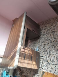 ميز مكتب  مع كرسي اللبيع السعر 250رقم الهاتف 07700635159 عنوان بغداد