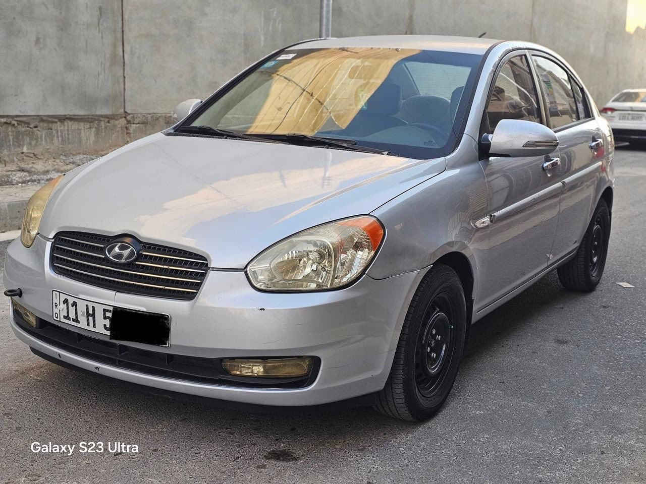 سلام عليكم
اكسنت 2010 خليجي 
بيها فقط بنيد صبغ وشويه جراد بالقمارة 
شاشه 
كامره 
محرك 1600 
كير اوتو 
بدون نقوصات صدر جديد تخم تاير هزة ورقم جديد تحويل مباشر 
السعررر 95 ورقة وبيها مجال 
العنوان بغداد نفق الشرطة
***********
