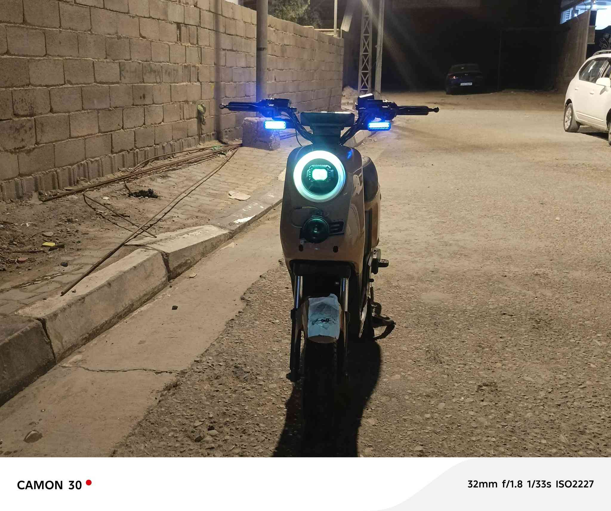 سلام عليكم دراجه ار تسعه للبيع دراجه جديد بطاريات جديد حجم ٣٢ كهربائيات كله جديد سعر ٤٠٠ وبيها مجال العنوان البصره اربع شوارع رقم الهاتف ***********
