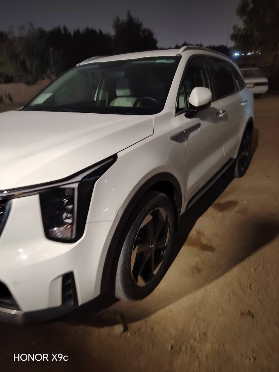 سلام عليكم 
سورنتو 2024 
مكفوله ما عدا بارد بالباب خلف عكس السايق
مواصفات 
كشن سايق كهرباء
شاشه منتصل
كامره خلفيه
كشنات جلد 
شحن لاسلكي 
شفتات ستيرن 
اربع وضعيات قياده 
6 سلندر 
7 راكب 
3 قطع تبريد
ماشيه 47 الف 
السعر 290 وبيه مجال 
للاستفسار ***********
