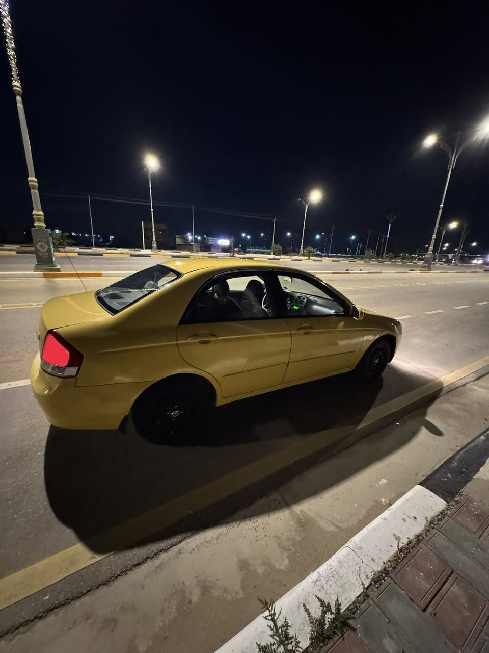 كيا سبكترا 2009 رقم كربلاء ب اسمي .حداديه جاهزه تخم تاير جديد باتري جديد كير سليم المكينه بيه تنقيص. تبريد ثلج  ضرر السياره ضرر جاملغ امامي السعر 83  
***********
