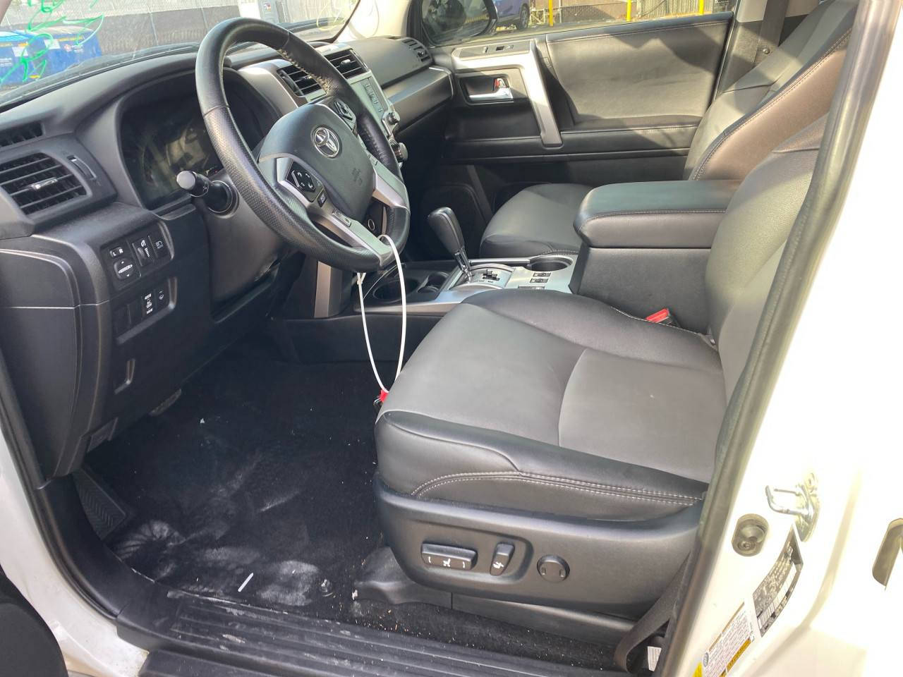 اللهم صل على محمد وآل محمد
وصول جديد بعدها باربيل . 
فوررنر 24 ابيض حادثها فقط خشم البنيد . 
بدون ايرباك مفتوحه الجاملغات بدون ضربه حتى ما يتاذن بالابواب تم ارجاع الجاملغات بدون اي سمكرة فقط البنيد انصبغ . صدر وايرباك وراديترات كلهم سليمة
مواصفات فول بريموم عدا الكامره الامامية
بعد باچر اروح ارقمها الي يحب ياخذها ابيع مرقم وكامل بأسمه ب33 الف اما اذا صارت القسمه ومابعت فأكيد رح يصعد بعد سعرها 
مكاني بغداد والسياره باربيل 
***********
