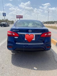 نيسان سنترا موديل2019 وارد امريكي  حادثها بنيد فقط مصبوغ وبيها بارد قط...