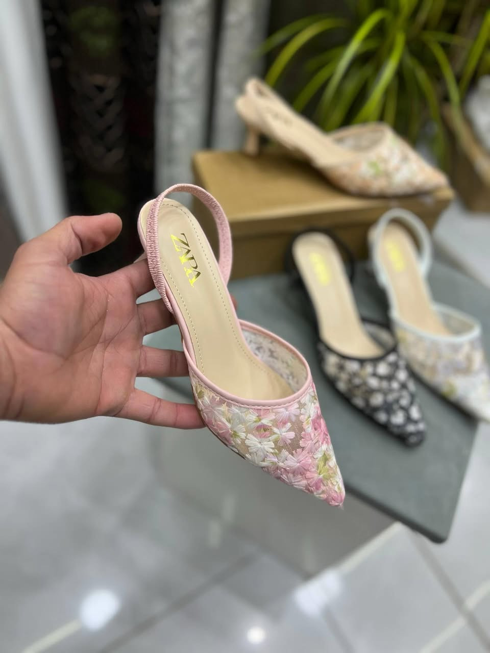 #جديد #احذية #مميزه 🌸
قياس 37-41 متوفر بأربع الوان ❤️


**إذا كنت صاحب هذا الإعلان وتريد حذفه لأي سبب، رجاءا أرسل رسالة إلى الدعم الفني**