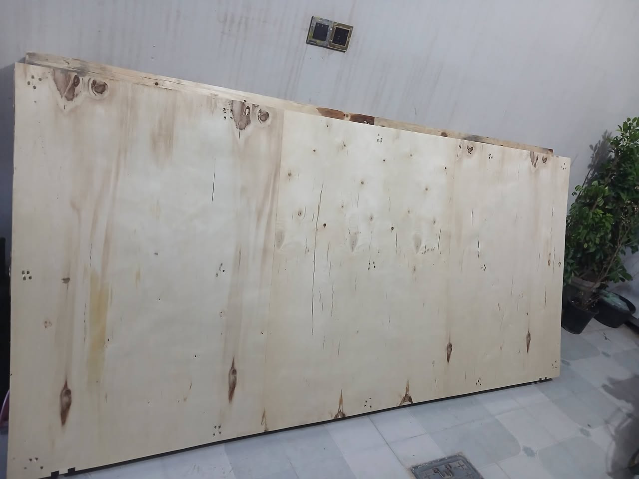 سكيبه خشب القياس 120×250 السعر 30 الف بعقوبه تقاطع القدس ***********
