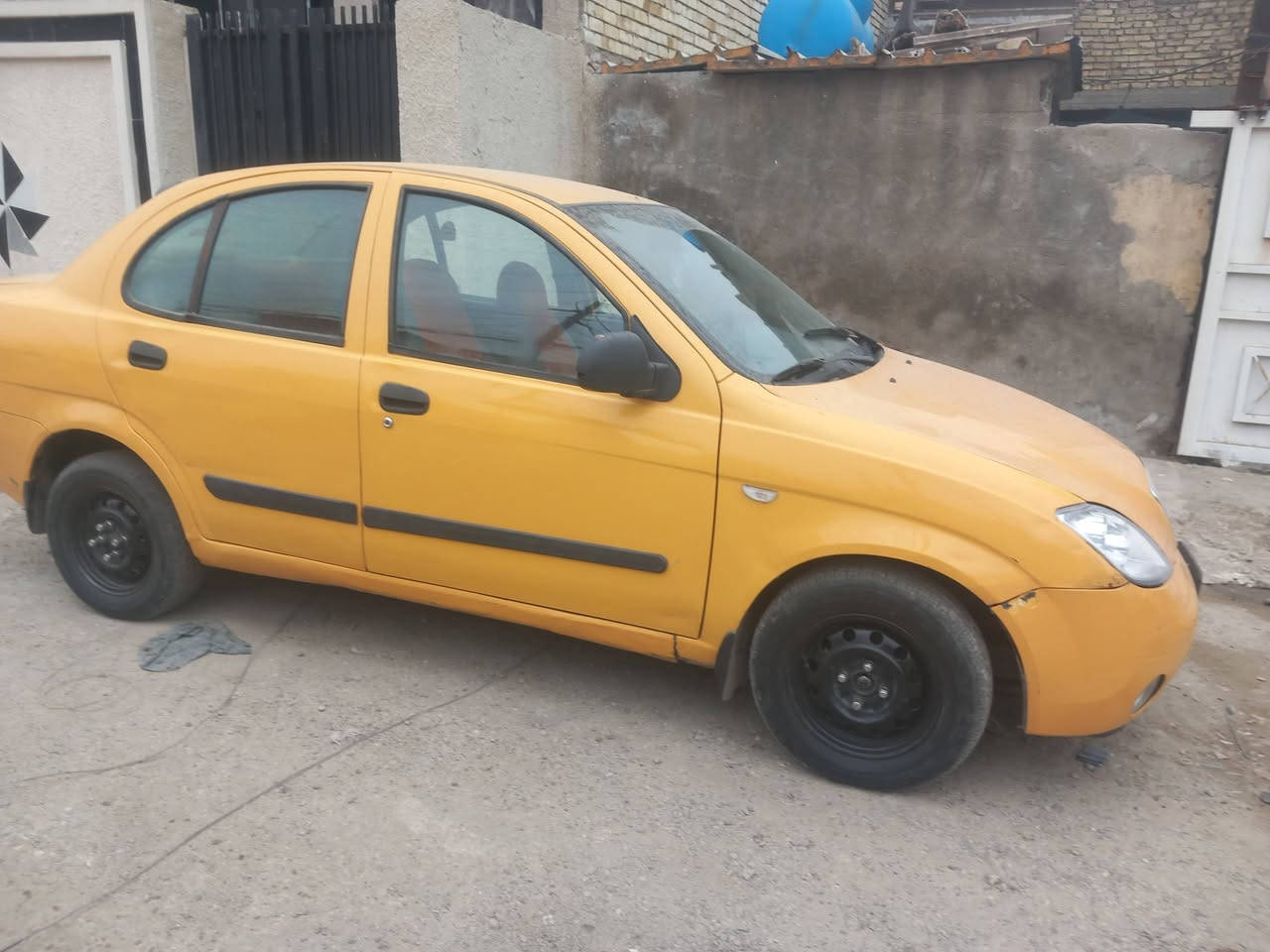 سلام عليكم طيبه موديل ١٥ بيها بنيد مبدل وصبغ جاملغ الباقي جاهز مكينه كهربائيات شغاله صدر امامي وخلفي تخم تايرات دواخل نضيفه مصفره هيه وغرامات سنويه جديده السعر ٣٥ وبيها مجال بسيط رقم الهاتف ***********مكاتبه مروريه
