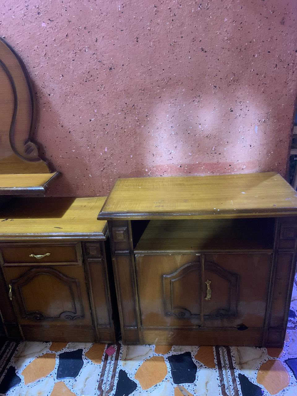 غرفه كامله للبيع مستخدمه مابيها اي شي مال محتاج ب٥٠٠وبيها مجال رقمي بس وتساب ***********
