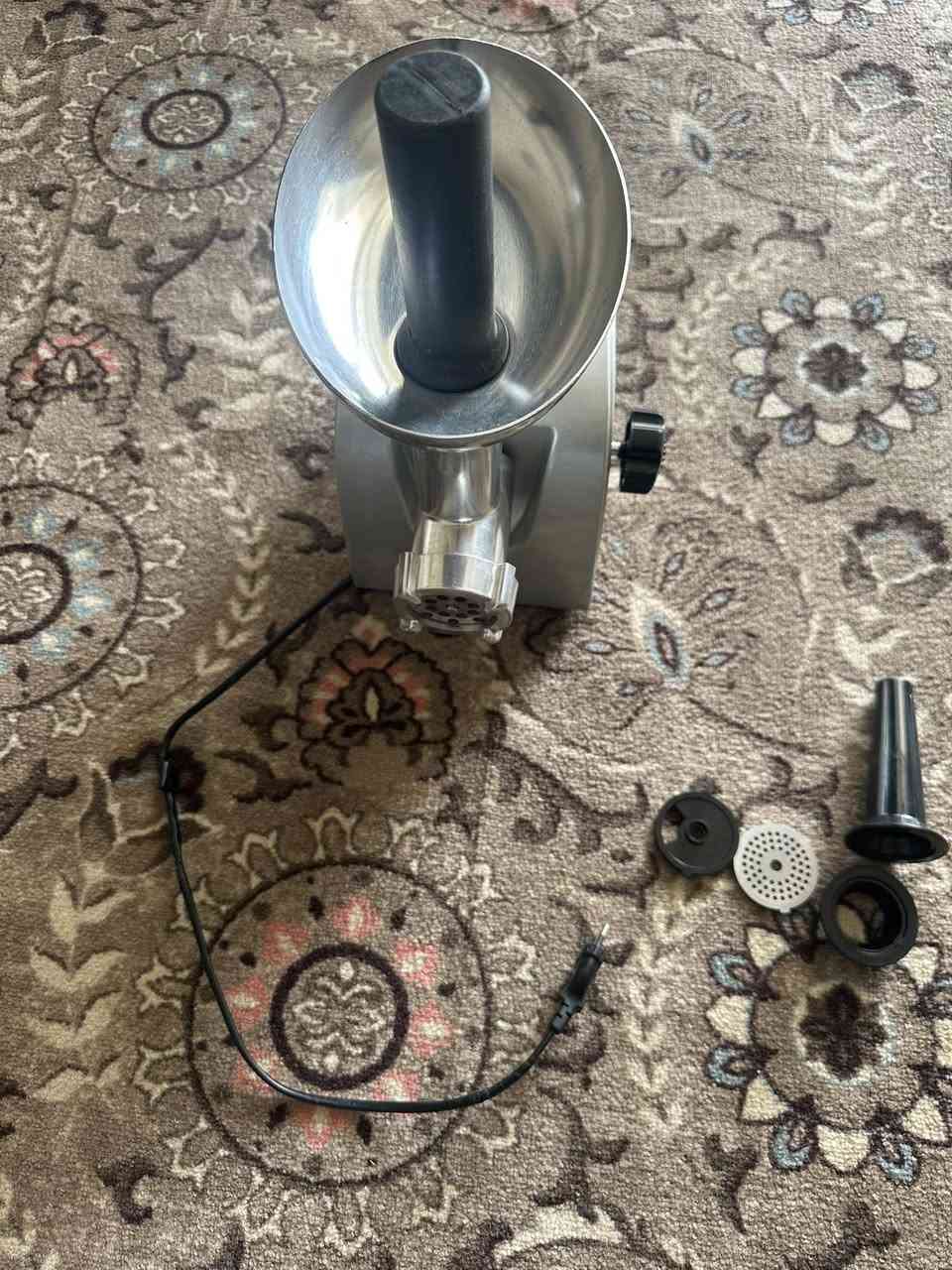 مثرامه لحم مال بيت فول ما مشتغله شي قليل جديده 
مراسله الصفحه او تصال ***********
