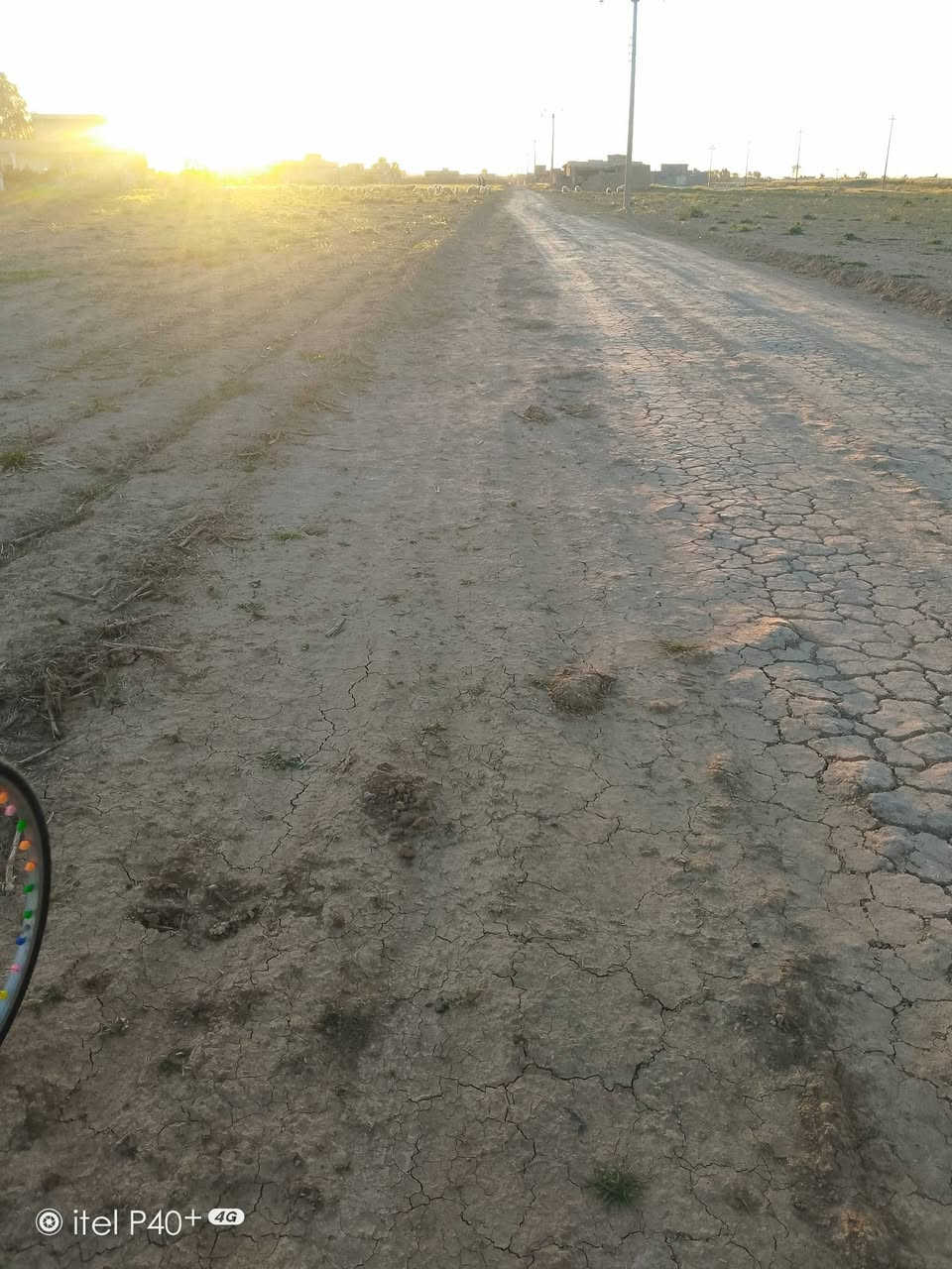 دونم للبيع الوجه 65 ونزال 30
الحويجة مدخل الحويجه من اتجاه الرياض
التبليط الينزل على جديده ساده مقابل ملعب العواد الخماسي يبعد 60 متر من التبليط 
السعر 27 وبيه مجال 
***********
