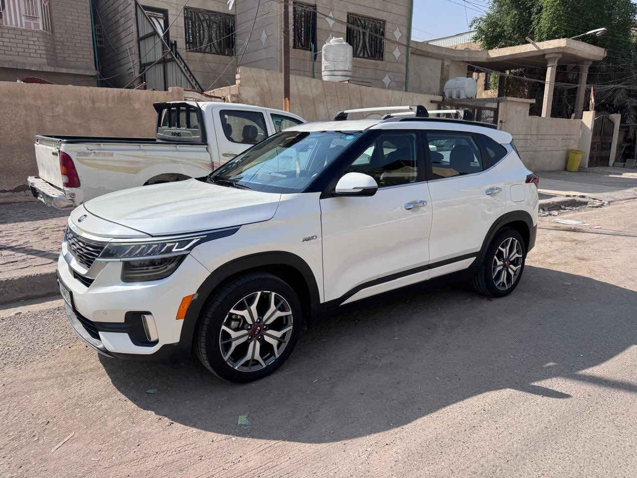 ⸻
🚗 للبيع كيا سيلتوس 2021 – فول ما عدا البانوراما

🔹 النوع : كيا سيلتوس
🔹 سنة الصنع: 2021
🔹 ناقل الحركة: أوتوماتيك
🔹 الوقود: بنزين
🔹 الحالة: استعمال شخصي – نظيفة

✨ المواصفات:
✔ شاشة وسطية كبيرة
✔ تحكم استيرن جهتين 
✔ تدفئة بالكشنات
✔ كاميرا خلفية
✔ حساس امامي خلفي
✔ بصمة تشغيل
✔ مقاعد جلد
✔ تبريد قطعتين 
✔ ثلاثة انظمة قيادة
✔ مري كهرباء
✔ شحن لاسلكي

📌 ملاحظة مهمة:
🔹 بيها حادث خفيف بالبنيد فقط
🔹 ما مأثر على الشاصي ولا الميكانيك
🔹 الفحص موجود والبيع على الفحص

💰 السعر: (15000 $)
📍 الموقع: (البصرة)
📞 للتواصل: (***********)
