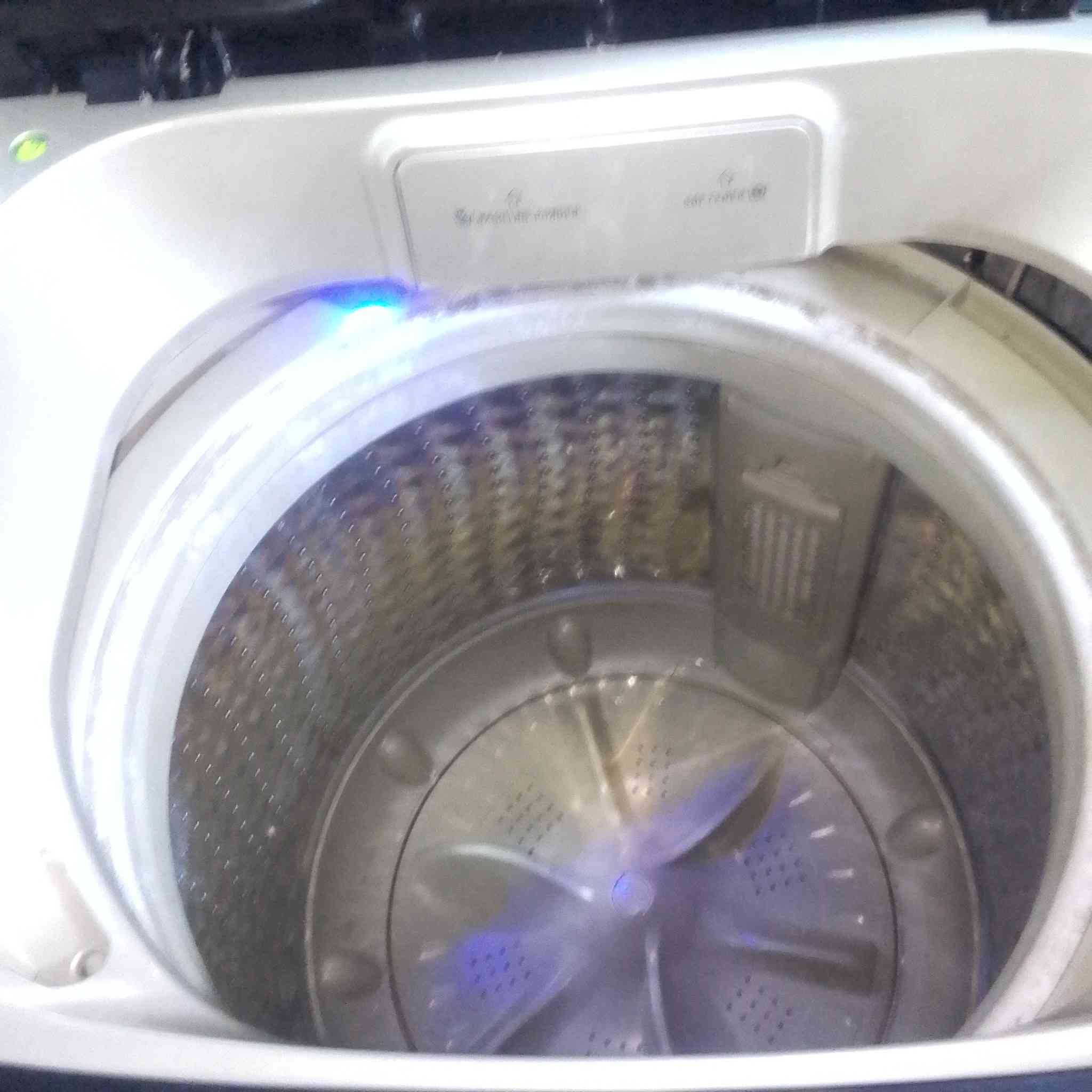 غساله هايسنز حجم 19 كيلو الكبيرة للبيع مكفوله من كل شي مكاني غزاليه رائده 200 التعجبه هاذا رقمي ***********
