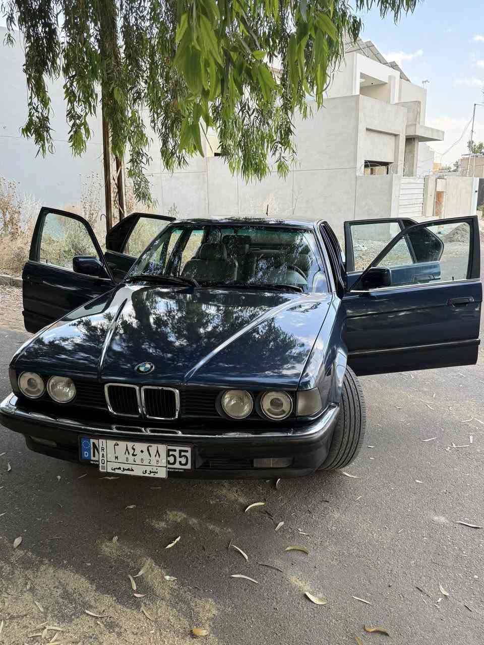 السلام عليكم للبيع            بيئمBMW 735
موديل 91 
شرط محرك 
تبريد شغال ثلج 
اربع تايات جدد 
كشنات جلد 
جامات كهرب 
شرط رقم الماني  
صبغ فقط جماليه 
سياره شرط مابيه ضرر 
المكان موصل حي الطيران 
السعر 52وبيها مجال 
رقم الهاتف 
*********** 
متواجد واتساب***********
