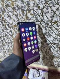 سامسونج S24 الترا • ٢٥٦ • بقعة بالشاشة