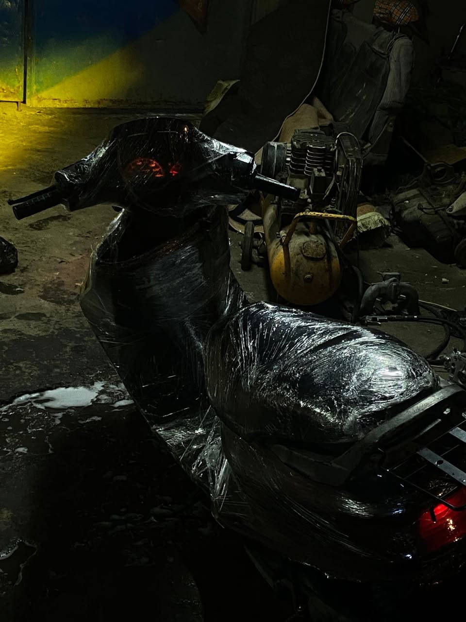 السلام عليكم فراشه للبيع مكينه بلاد مامفتوحه كامله من كلشي سلف هندر كهربائيات كلشي شغال سعره550 وبيه مجال تواصل *********** مكاني بصره قبله حي الجامعه
