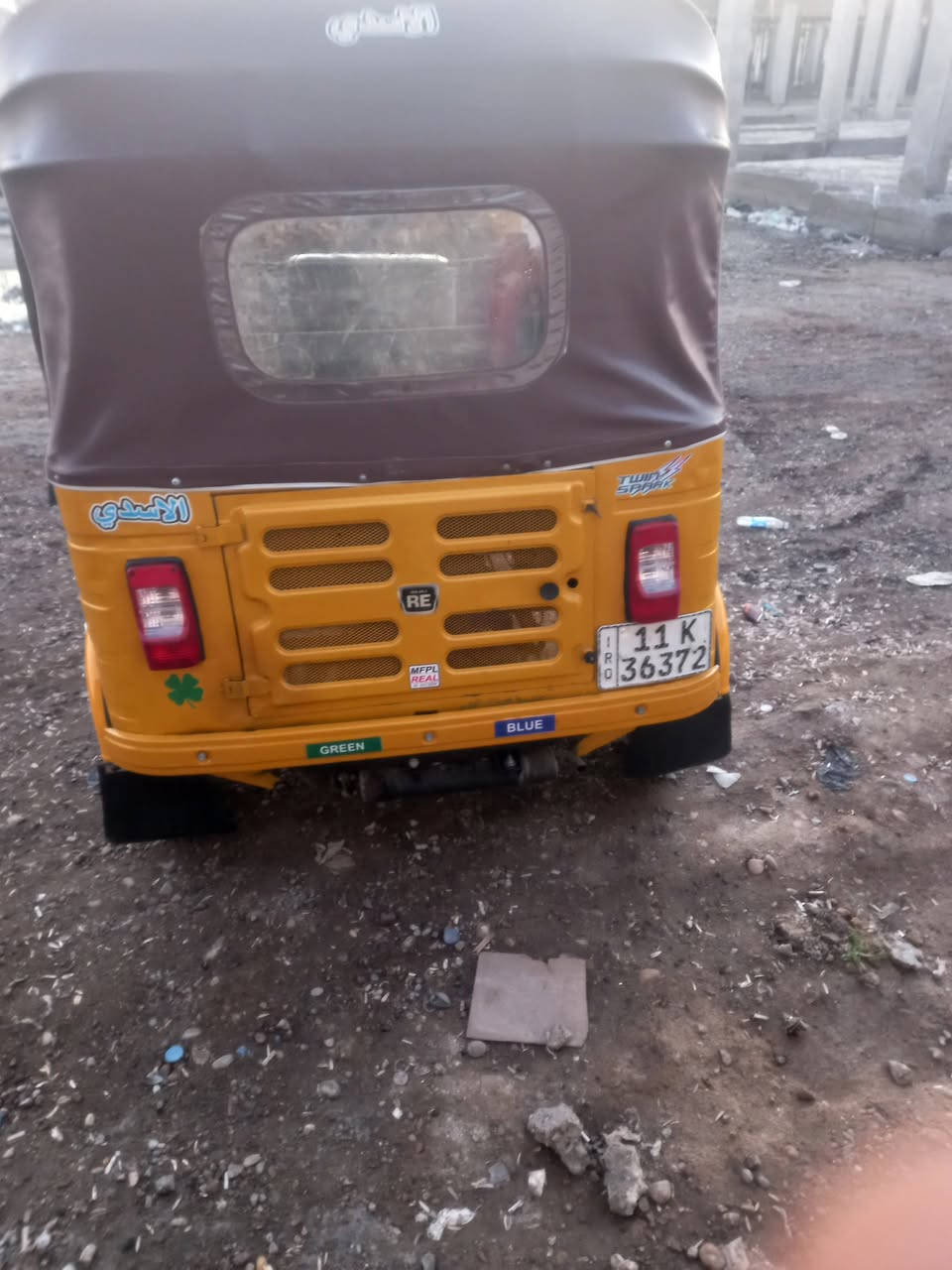 سلام عليكم شباب تكتك موديل ١٨ رقم بغداد تحويل ثاني يوم مكينه مفتوحه لا تنقيص ولاتبخير مصبوغه عام سعر ٥و٤٠٠ وبيه مجال شي قليل العنوان بلديات شارع السجه رقم ***********
